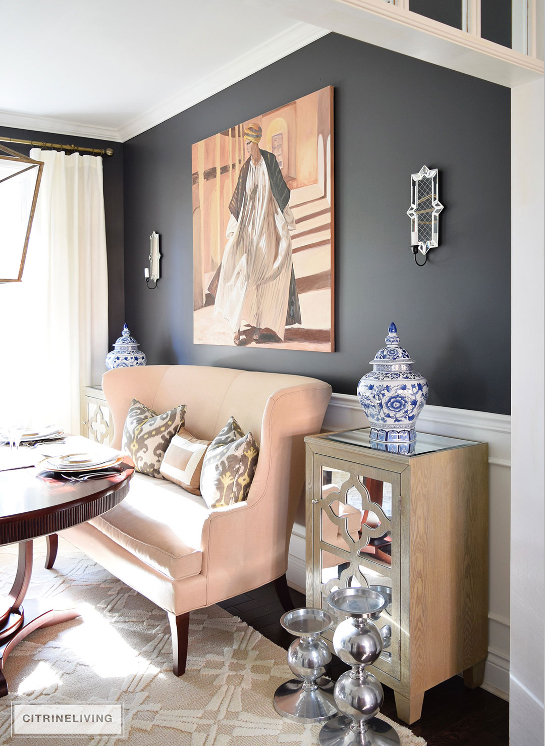 black-walls-settee-ginger-jars-sconces