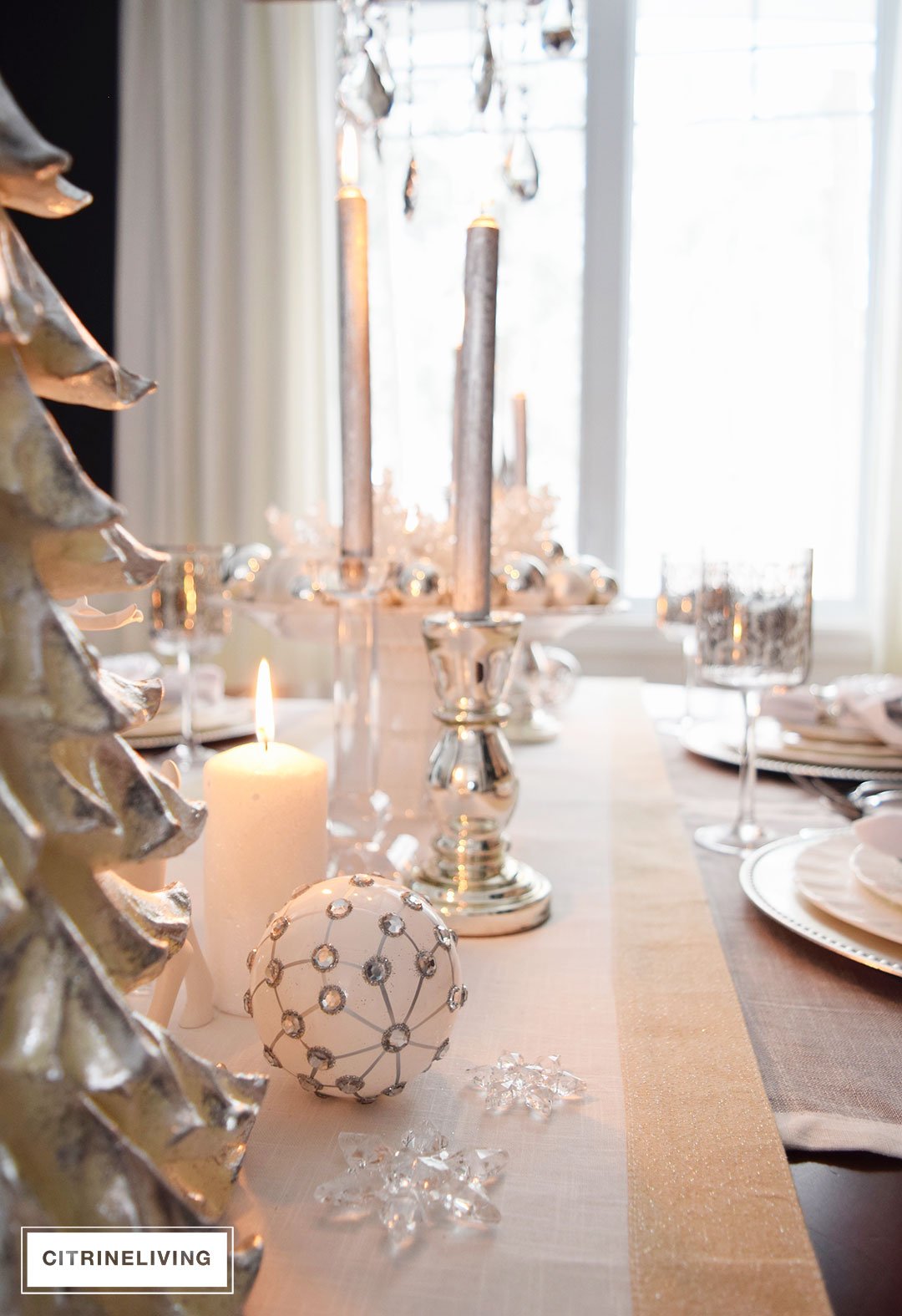 white-christmas-tablescape