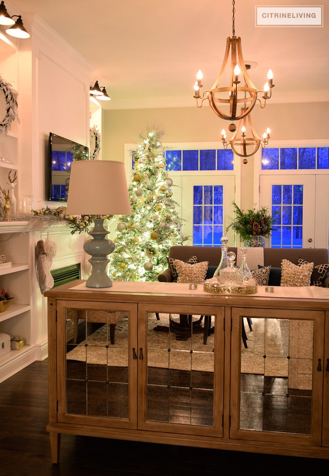 mirrored-buffet-christmas-tree