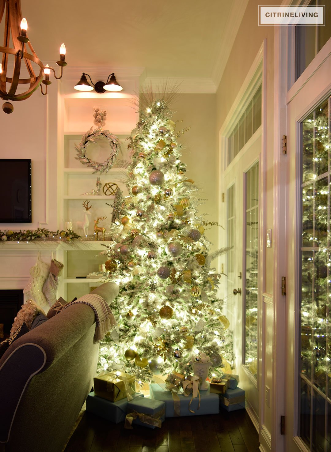 night-living-room-christmas-tree