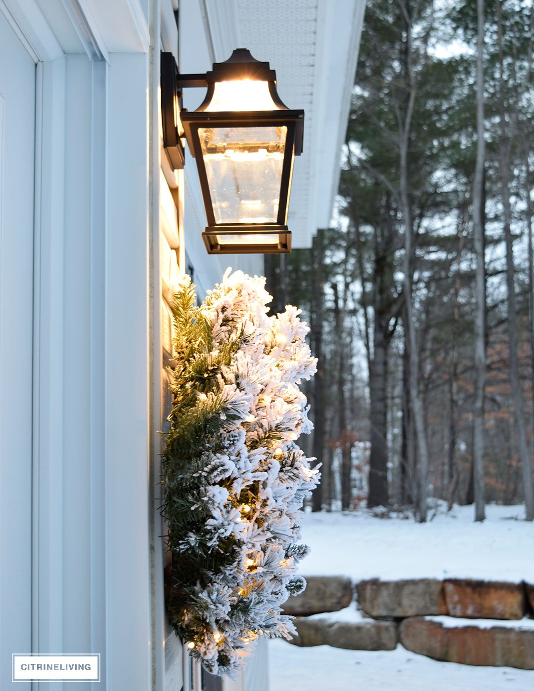 ourdoor-lighting-snow-christmas-wreath-with-led-lights