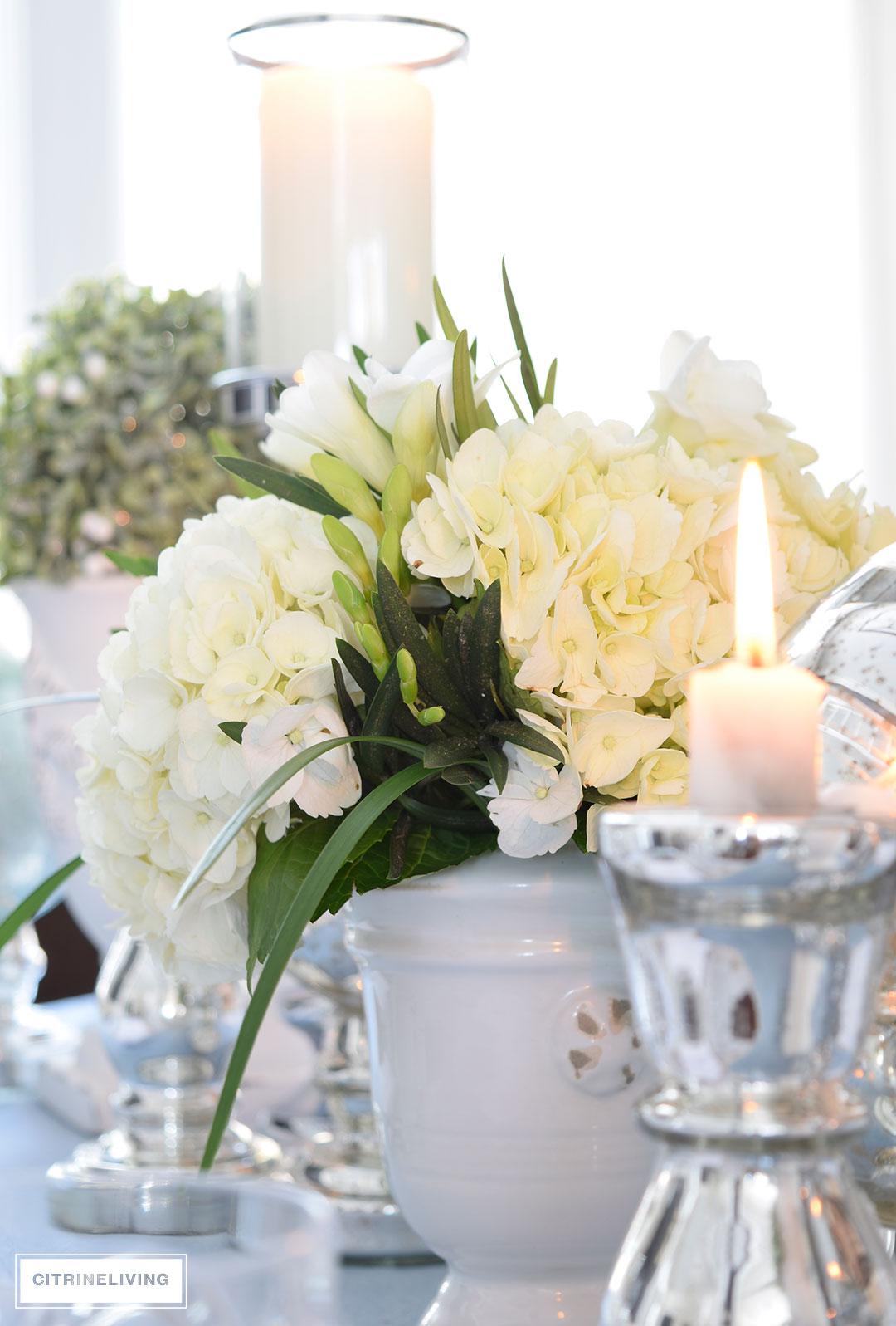Simple and classic fresh hydrangeas are always the perfect centerpiece for any table. 
