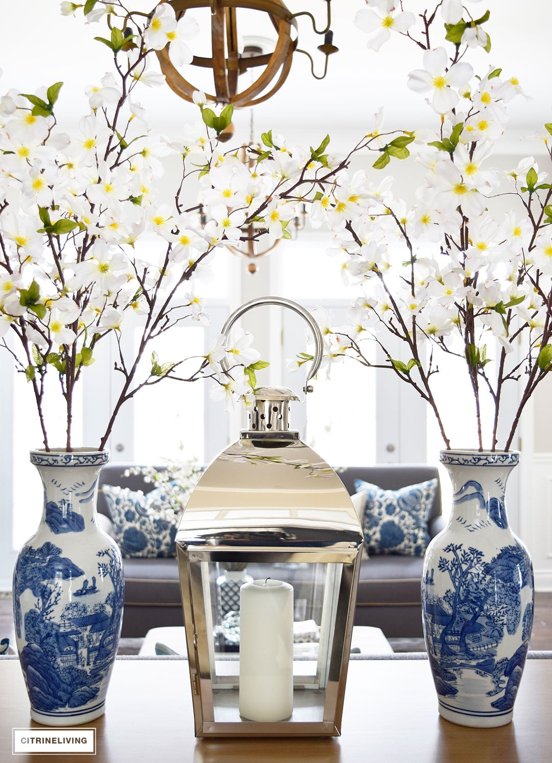A CASUAL AND RUSTIC BLUE AND WHITE TABLESCAPE