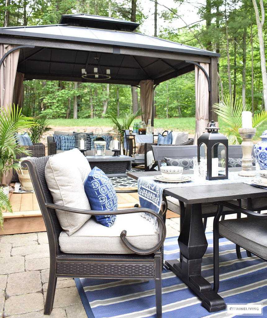 This gorgeous, outdoor oasis is perfect for entertaining! Lounge, dine and have great conversation with family and friends in this beautiful backyard!