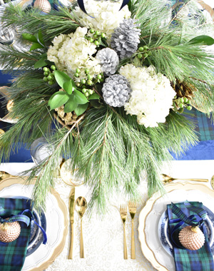CLASSIC CHRISTMAS TABLESCAPE WITH TARTAN, NAVY, GREEN AND GOLD