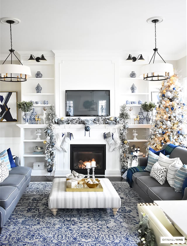 CHRISTMAS HOME TOUR : LIVING ROOM WITH BLUE, WHITE AND GOLD