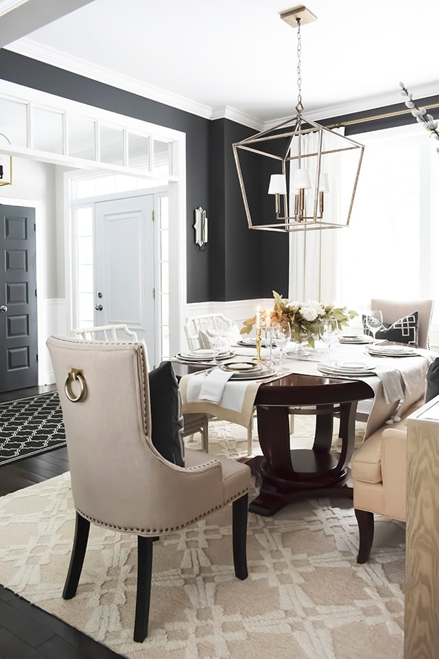 NEUTRAL VALENTINE'S DAY TABLE WITH WHITES AND METALLICS