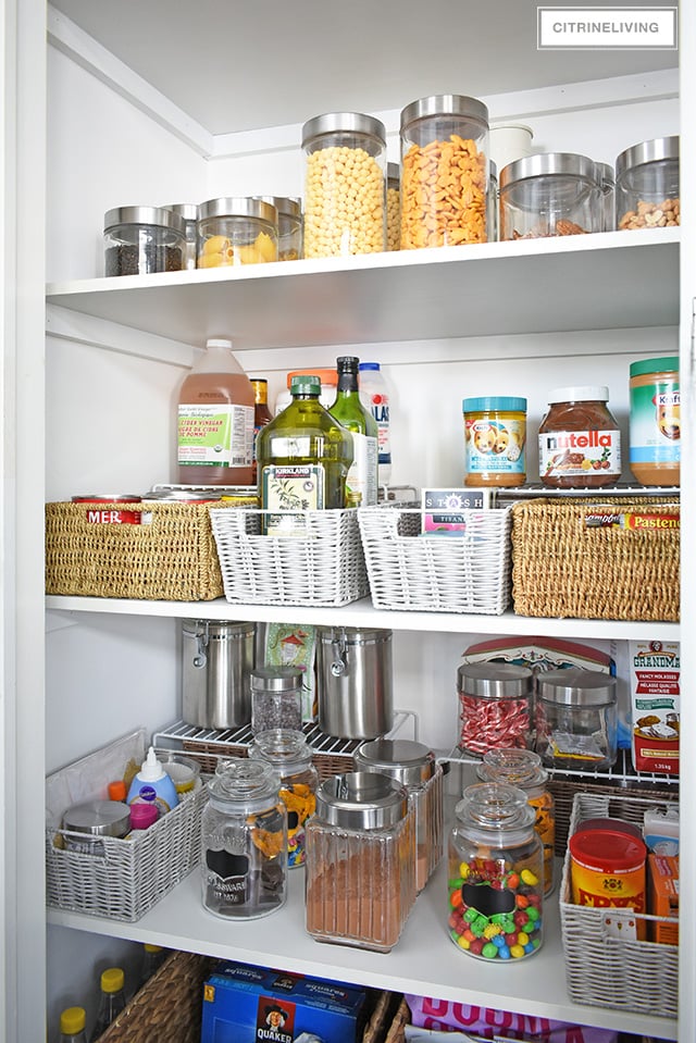 Organizador de despensa  Kitchen pantries diy, Diy pantry, Corner pantry