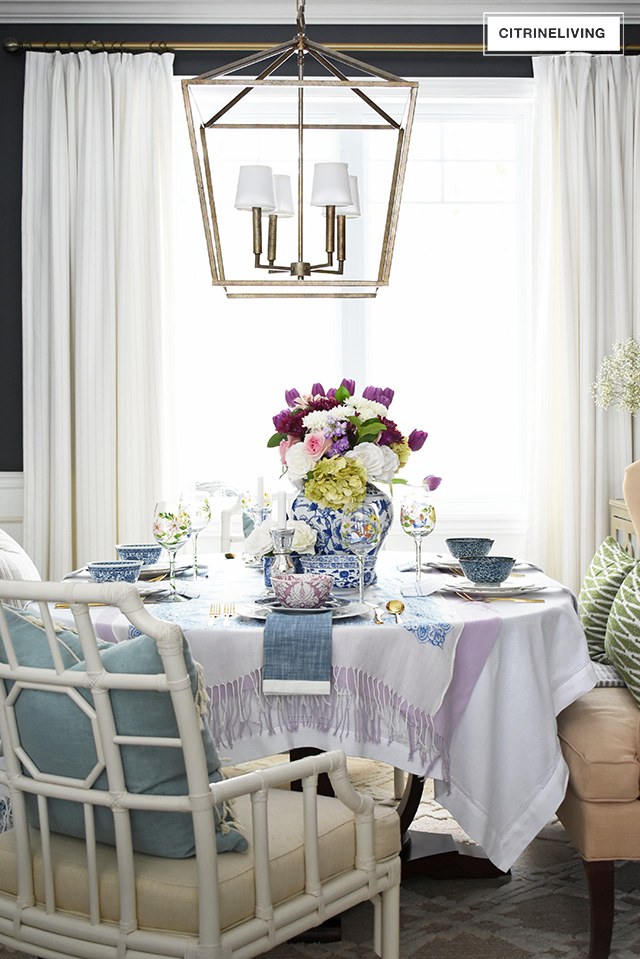 Create an elegant and beautiful Easter tablescape with classic blue and white chinoiserie mixed with sophisticated lavender for an fresh and vibrant look!