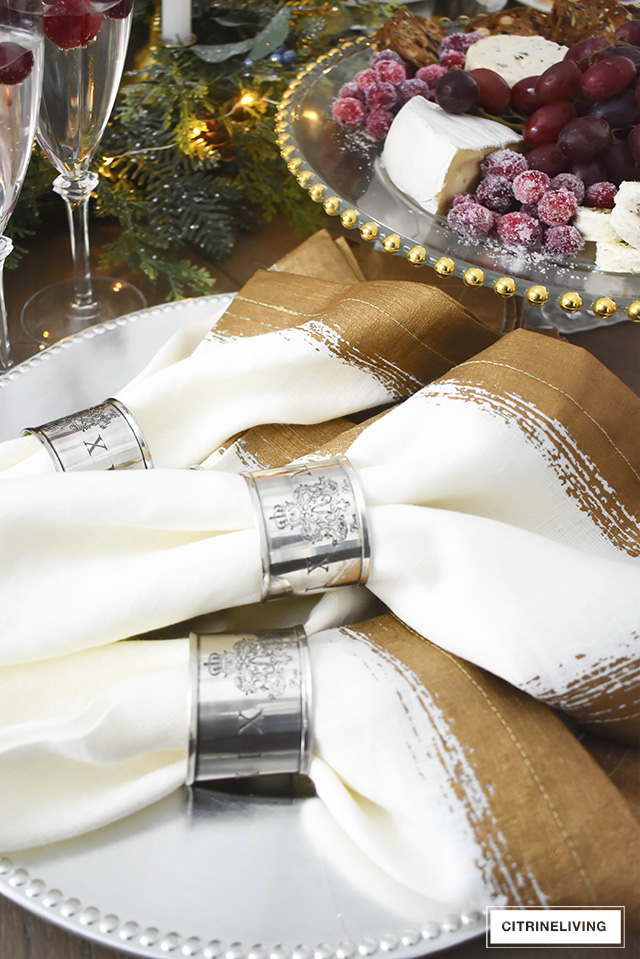 Hostess party prep can be easy with these 7 fabulous essentials for effortless holiday entertaining - bring your hoiday party game to another level!