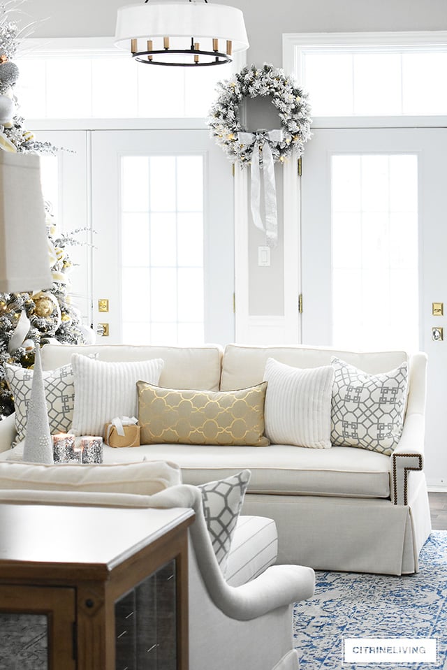 Gold accent pillows outlet living room