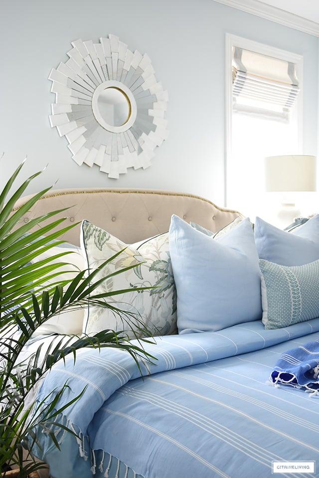 BEAUTIFUL SUMMER BEDROOM DECORATING - CITRINELIVING