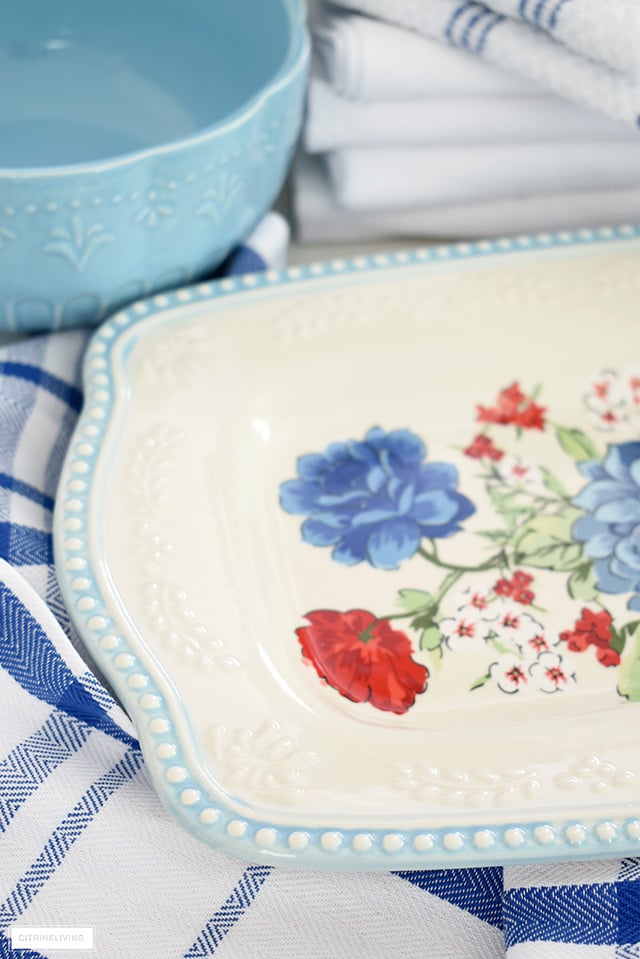 The Pioneer Woman Floral Kitchen Towel Set, 4 Classic Charm Dish