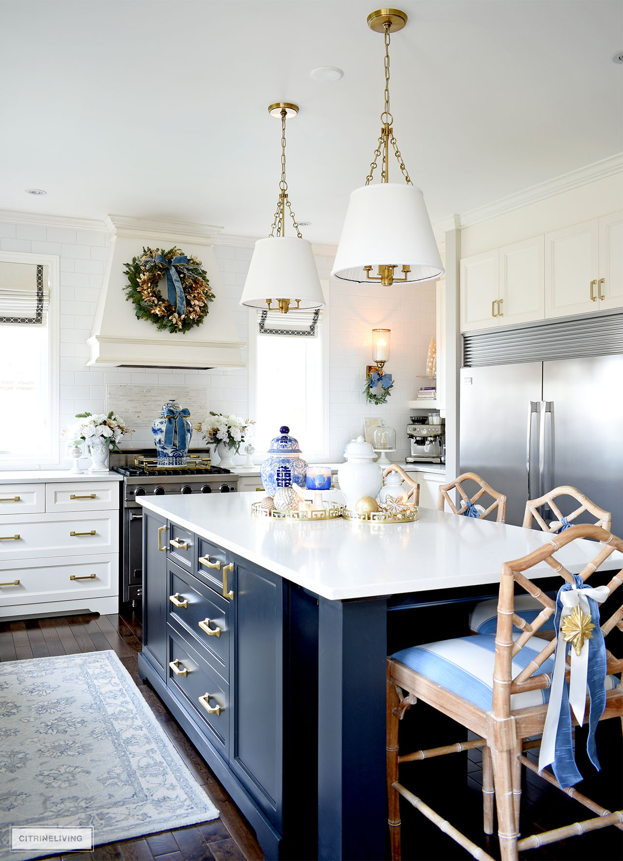 https://citrineliving.com/wp-content/uploads/2021/11/christmas-kitchen-blue-white-gold.jpg