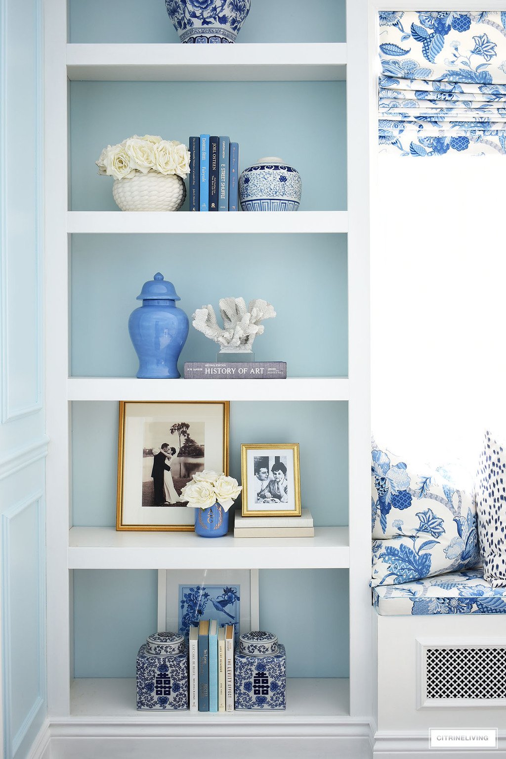 BOOKSHELF IN ELEGANT HOME OFFICE IN BLUE + WHITE CHINOISERIE