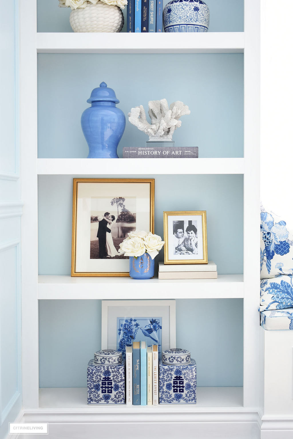 BOOKSHELF IN ELEGANT HOME OFFICE IN BLUE + WHITE CHINOISERIE