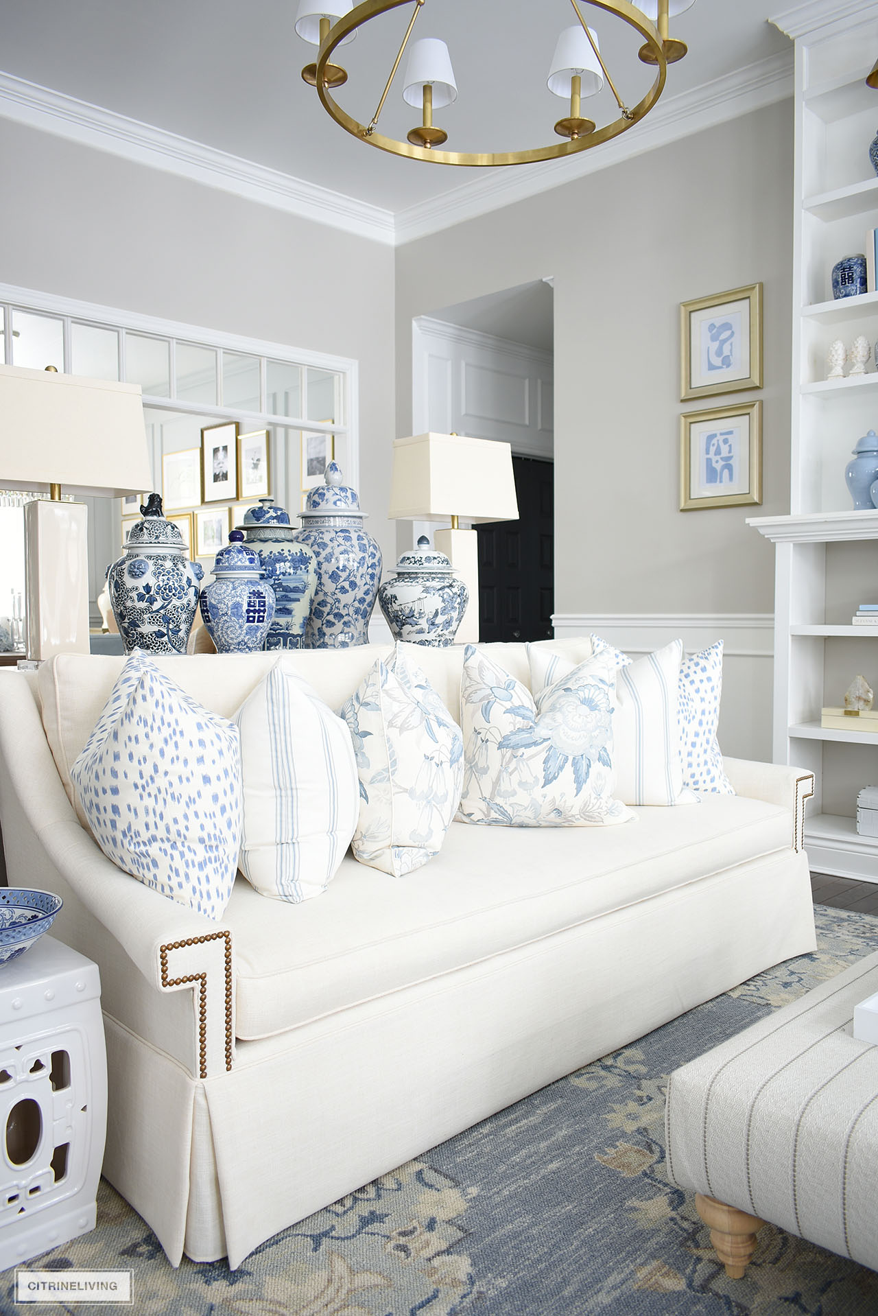 LIVING ROOM SPRING DECOR IN BLUE + WHITE