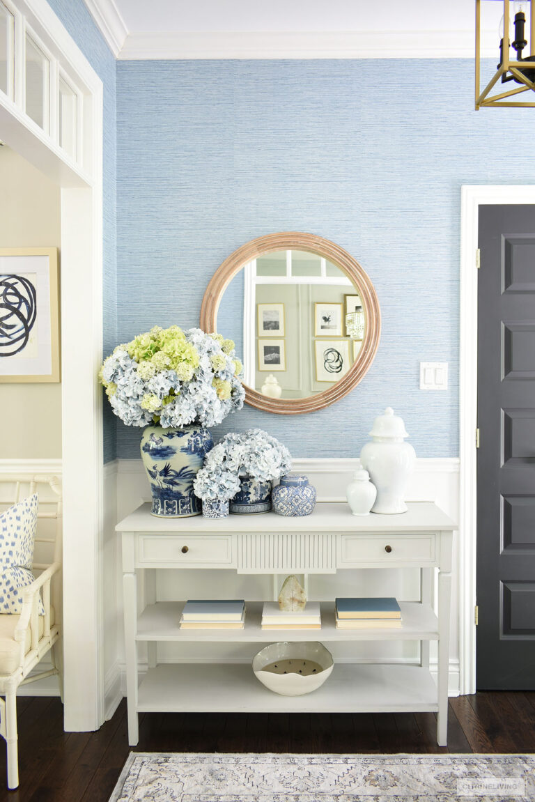 SIMPLE SUMMER DECOR IDEAS FOR YOUR ENTRYWAY