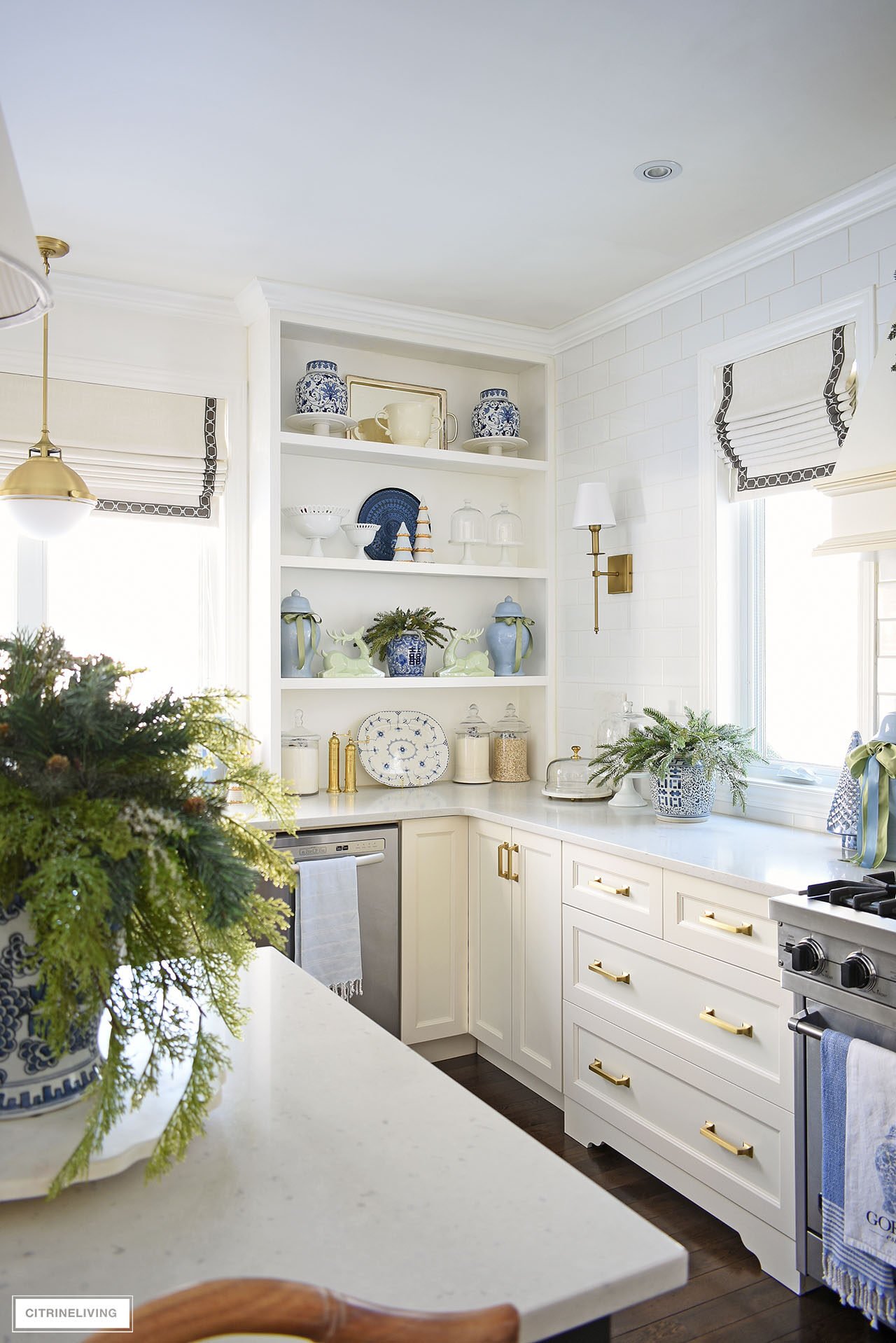 Sophisiticated Christmas Kitchen Decor in Blue and Red!, CITRINELIVING