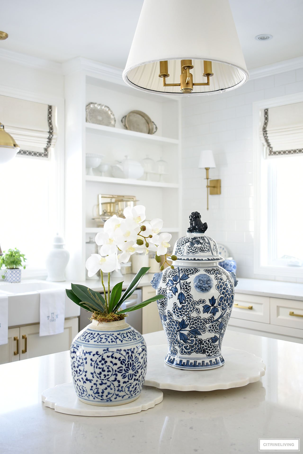 I love the blue and white accessories! Such beautiful, casual elegance in  this kitchen. 💙🍃✨ …