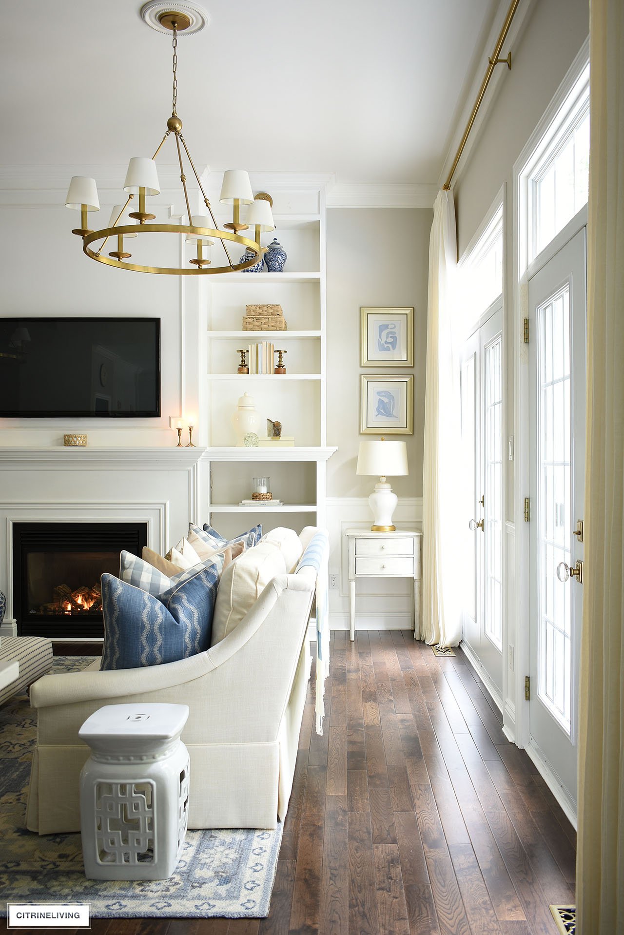 Living room bookshelves with simple decor