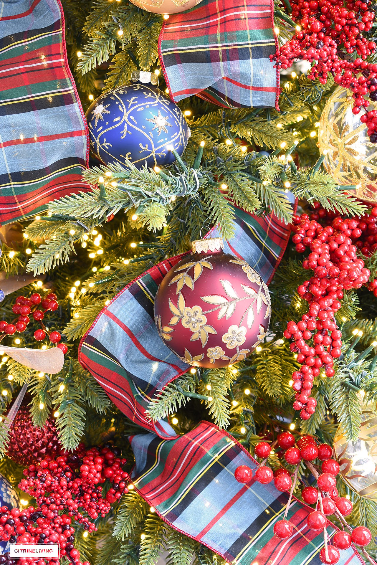 Tartan deals christmas decorations