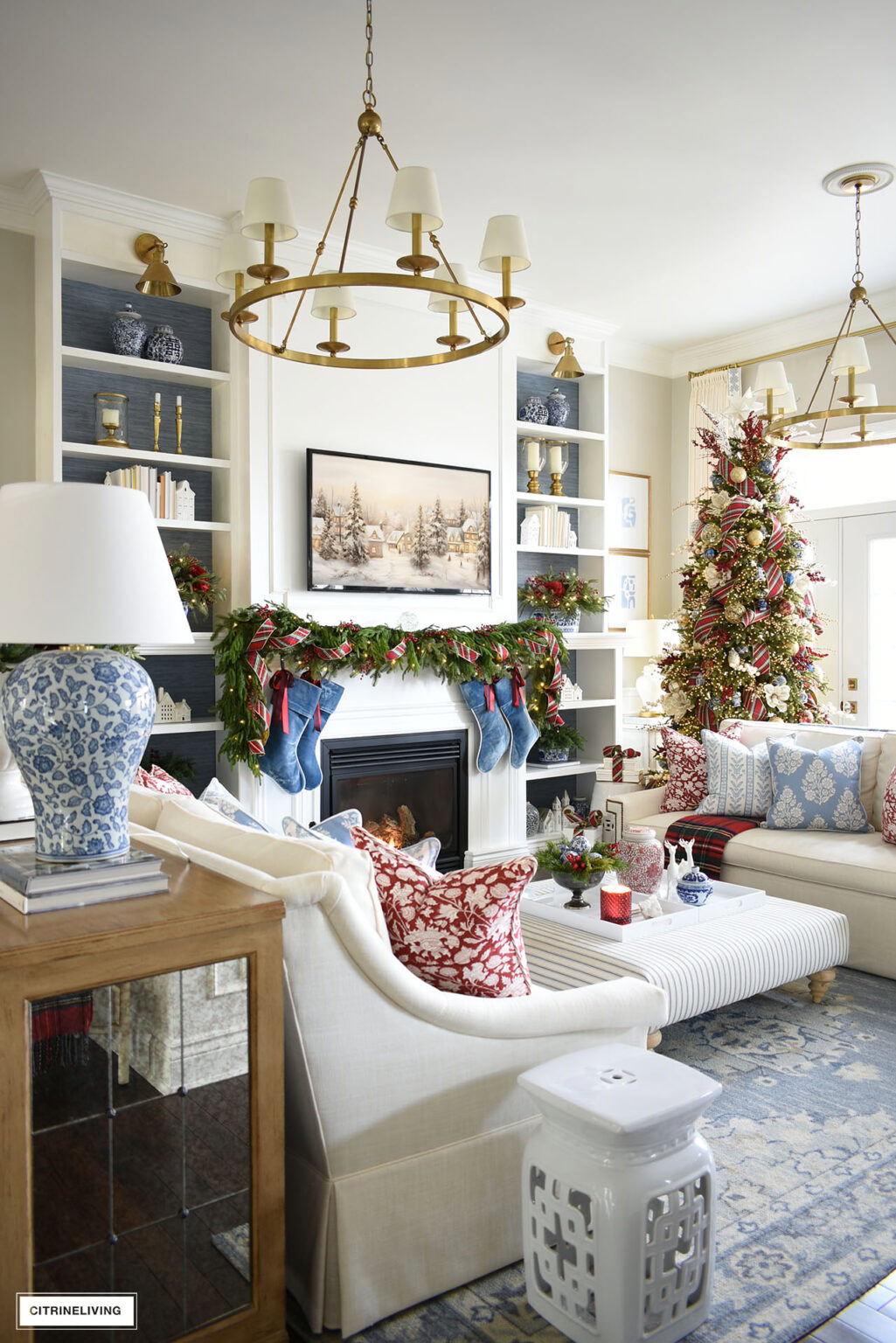 TRADITIONAL CHRISTMAS LIVING ROOM | CITRINELIVING