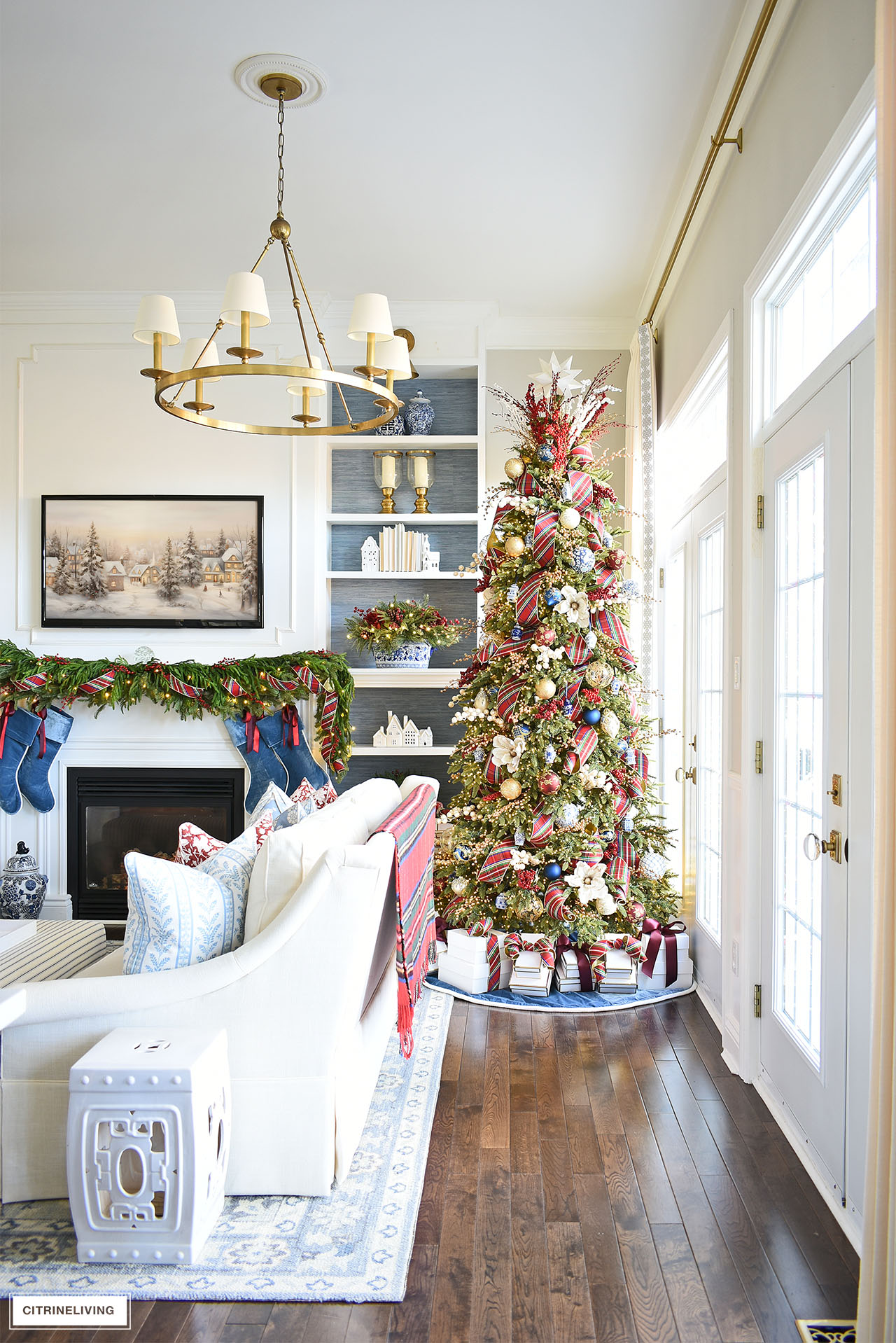 Christmas living room, decorated tree and mantel.