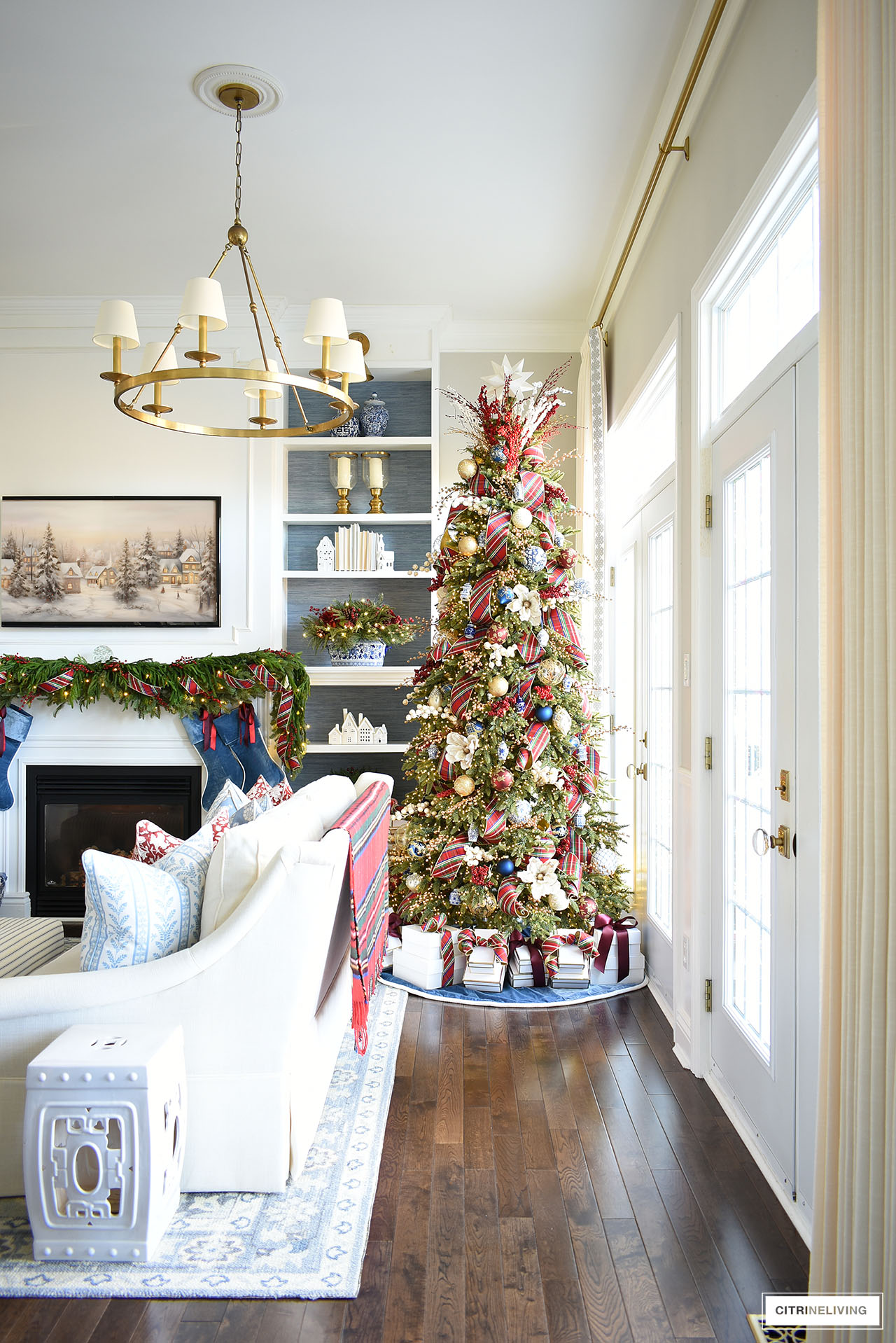 Christmas living room, decorated tree and mantel.