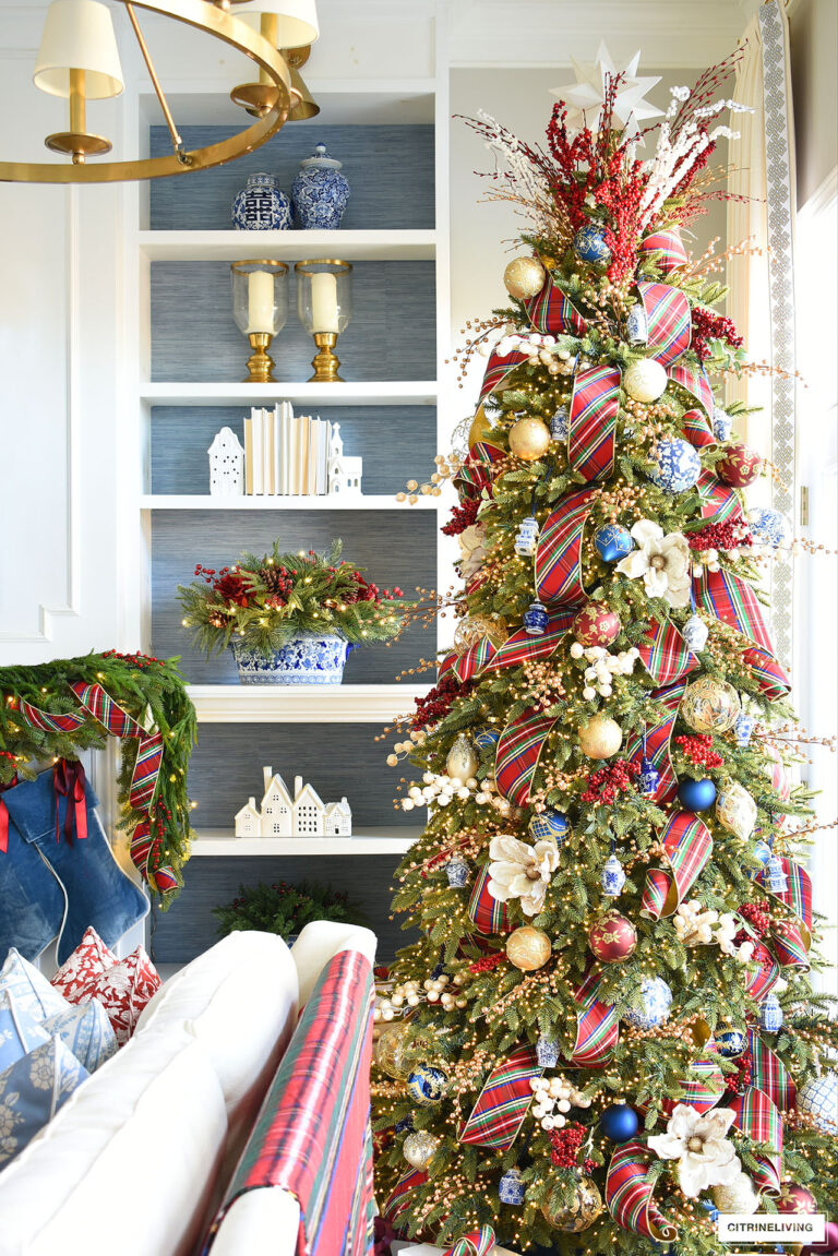 TRADITIONAL CHRISTMAS TREE | CITRINELIVING