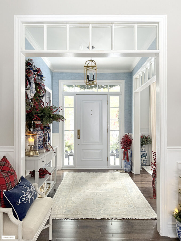 OUR CLASSIC CHRISTMAS ENTRYWAY - CITRINELIVING