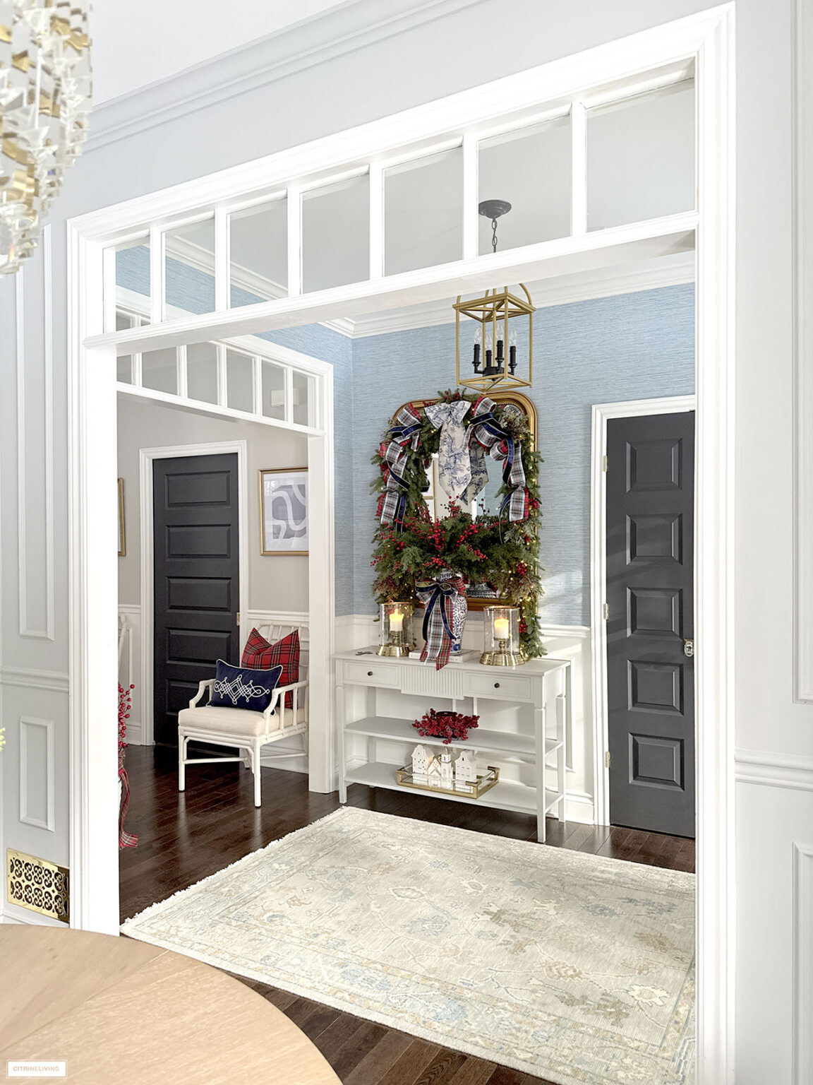 OUR CLASSIC CHRISTMAS ENTRYWAY - CITRINELIVING