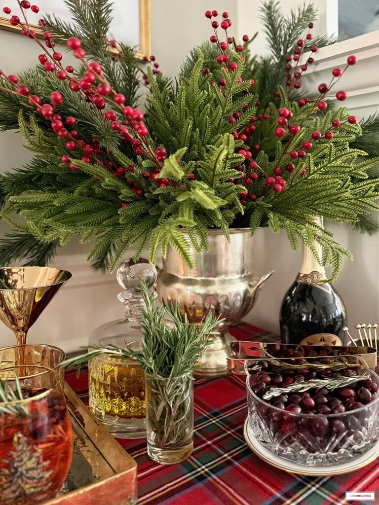 A NYE HOLIDAY DRINK STATION, COZY WINTER DECORATING, CHRISTMAS ORGANIZING, PACKING AND STORAGE IDEAS