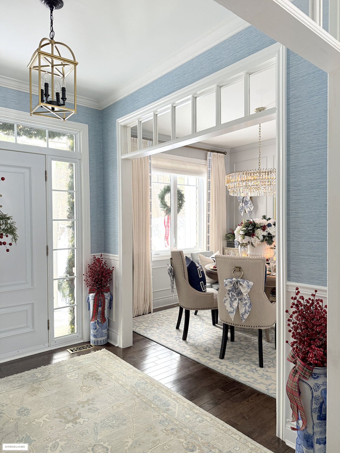 Classic Christmas Dining Room Decorating | CitrineLiving