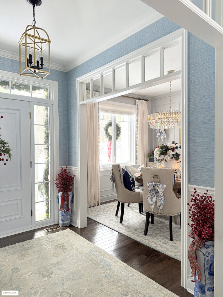 Classic Christmas Dining Room Decorating | CitrineLiving