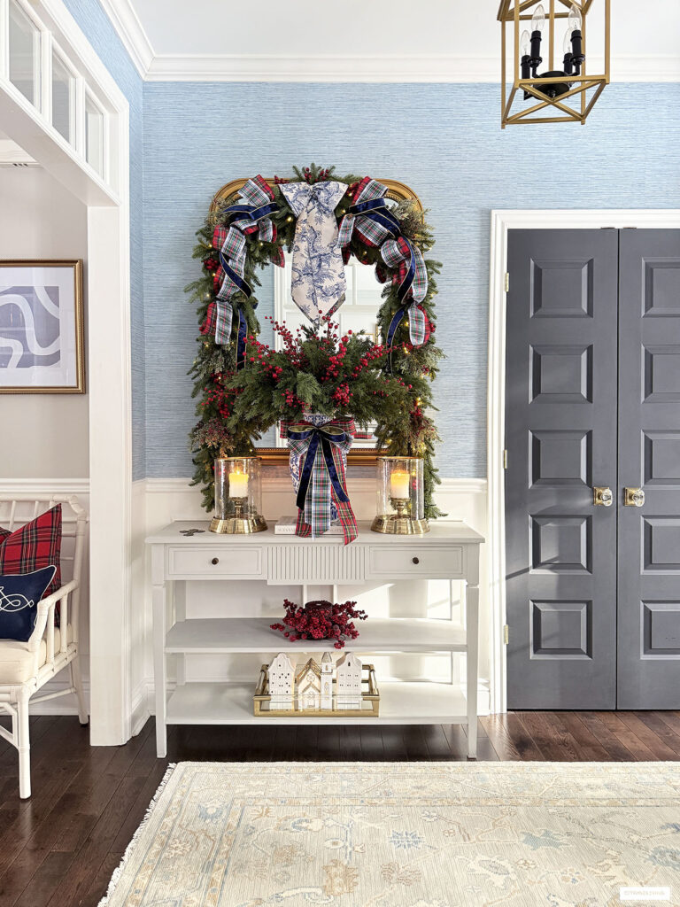 OUR CLASSIC CHRISTMAS ENTRYWAY - CITRINELIVING