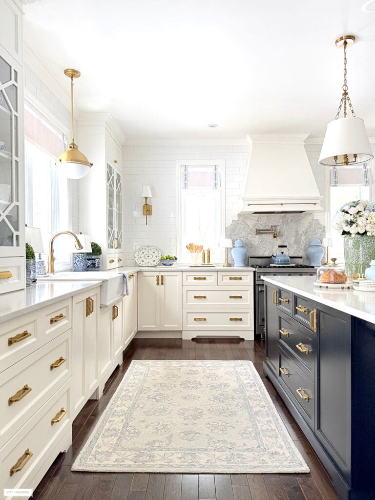 BEAUTIFUL, EASY SPRING KITCHEN DECORATING