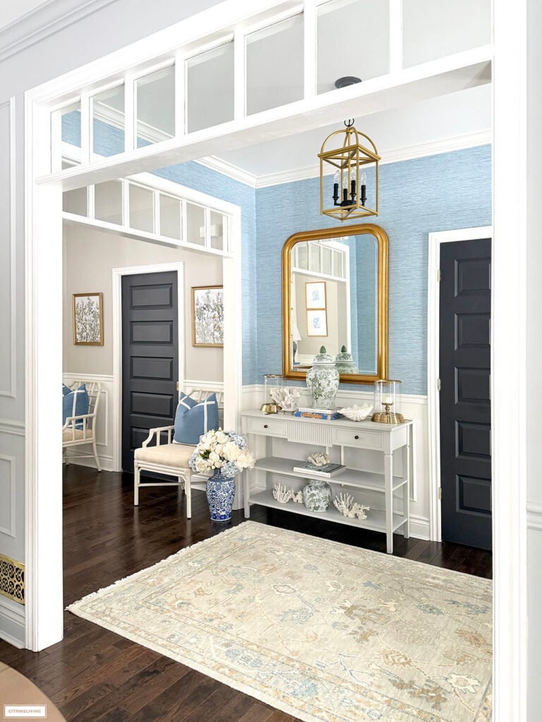 BEAUTIFUL, EASY SPRING ENTRYWAY DECORATING